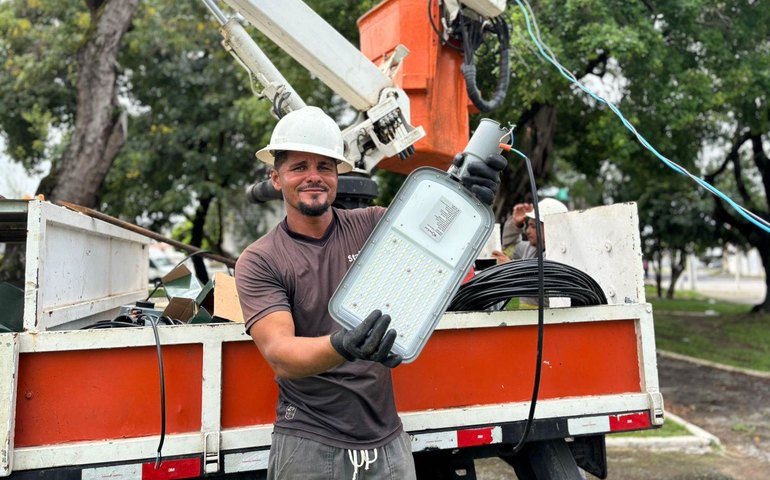 Ilumina realiza mais de 4 mil manutenções na iluminação pública de Maceió em maio