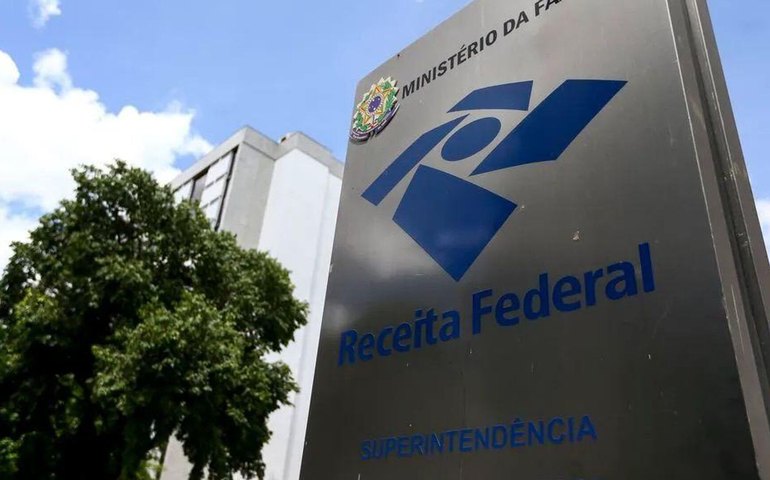 Arrecadação federal alcança R$ 1 trilhão no ano e bate recorde histórico