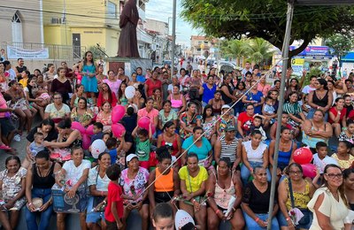Música, prêmios, alegria e emoção marcam festa do Dia das Mães em Maragogi