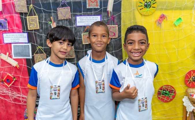 Estudantes, professores e comunidade escolar participam da 8ª Feira de Literatura