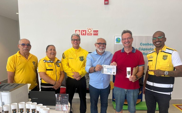 DMTT emite credenciais e promove atividades lúdicas no bairro Cruz das Almas