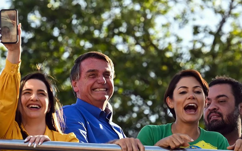 Ao lado de Cláudio Castro e Malafaia, Bolsonaro diz que quer entregar País melhor