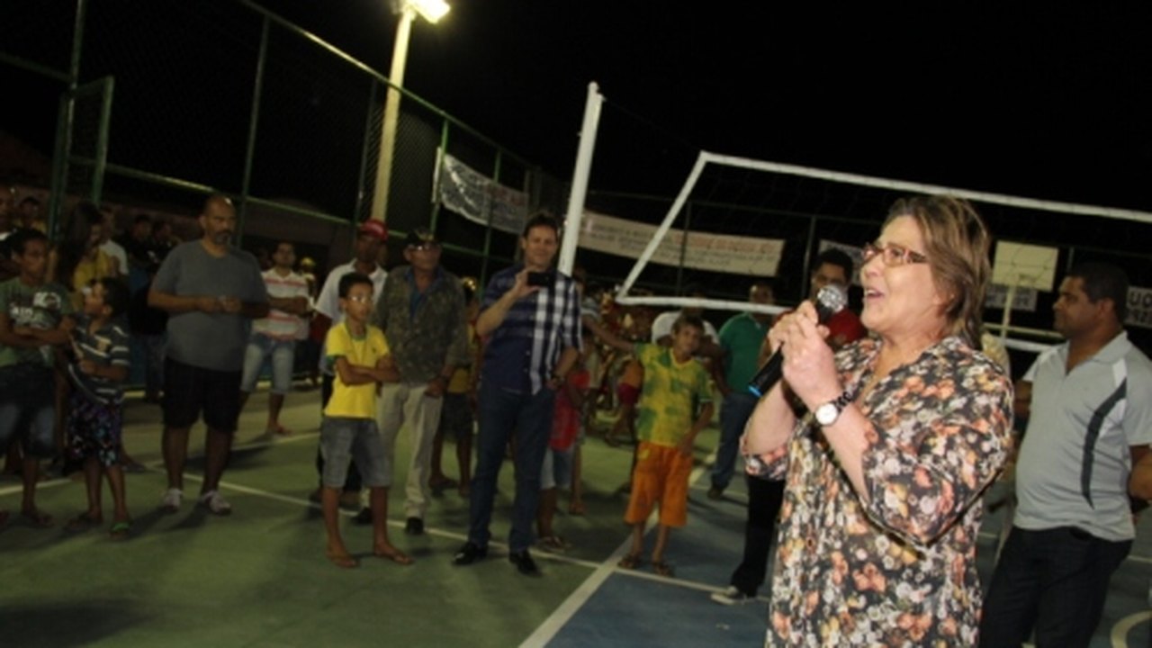 Arapiraca: Célia Rocha inaugura quadra poliesportiva na Vila São Francisco