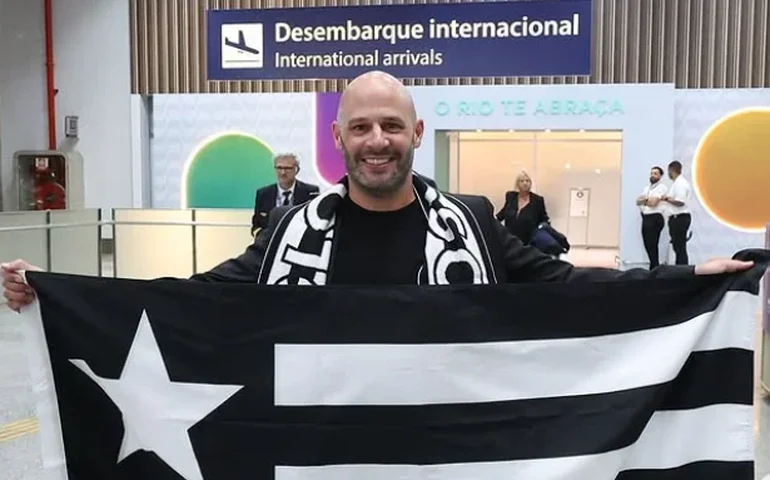 Franclim Carvalho assume Botafogo prometendo futebol ofensivo: 'Vamos fazer muitos gols'