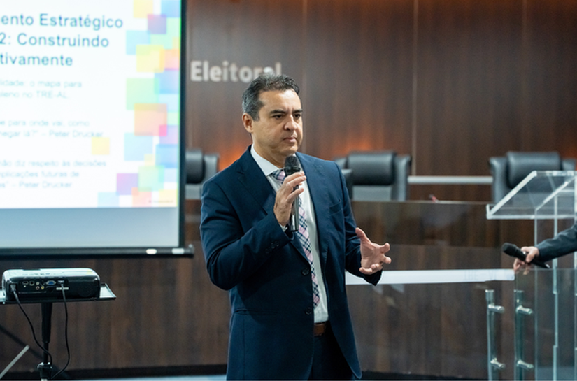 Servidores do TRE-AL participam de curso para construção do Plano Estratégico 2027-2032