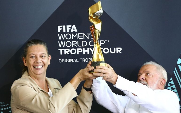Lula declara apoio para Brasil sediar Copa de Futebol Feminino em 2027