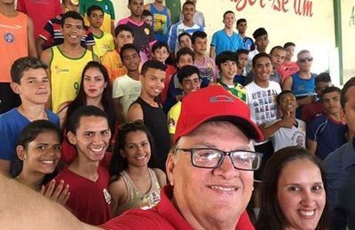 Isnaldo Bulhões abre canal e conquista juventude em Santana do Ipanema