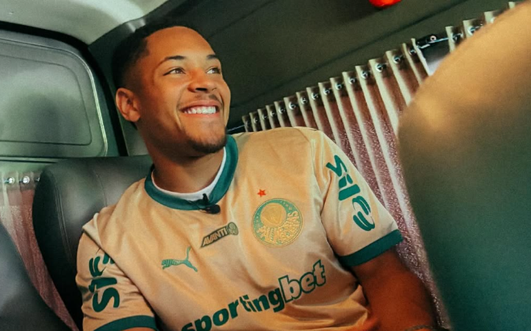 Palmeiras troca numerações de Felipe Anderson e Paulinho e dá camisa 9 para Vitor Roque