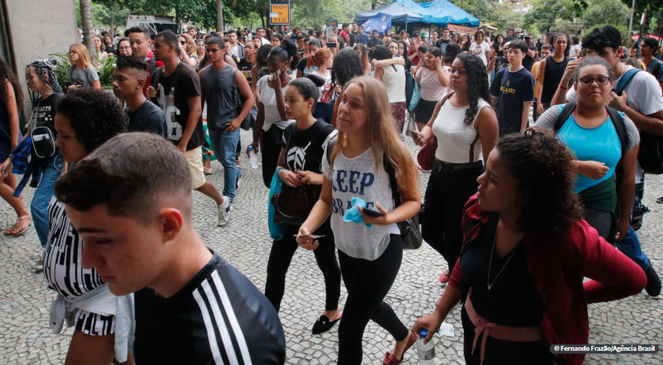 Estudantes Foto Fernando Frazão Agência Brasil