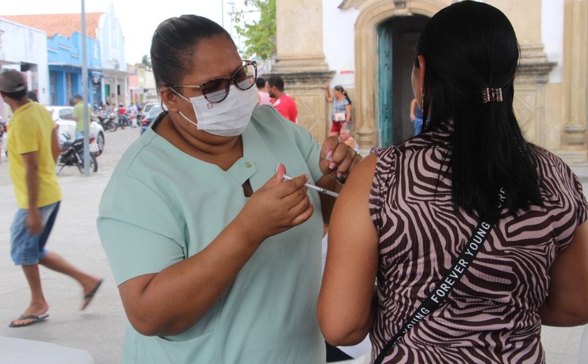 Prefeitura de Penedo Promove mega ação de vacinação contra Covid-19 no comércio da cidade