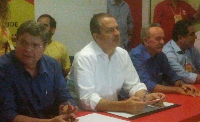 Eduardo Campos anuncia Alexandre Toledo candidato a vice de Biu Lira