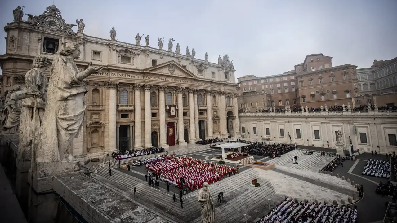 Quatro cardeais eleitores ainda não chegaram a Roma