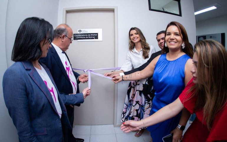 Primeira-dama prestigia lançamento da Ouvidoria da Casa da Mulher Alagoana