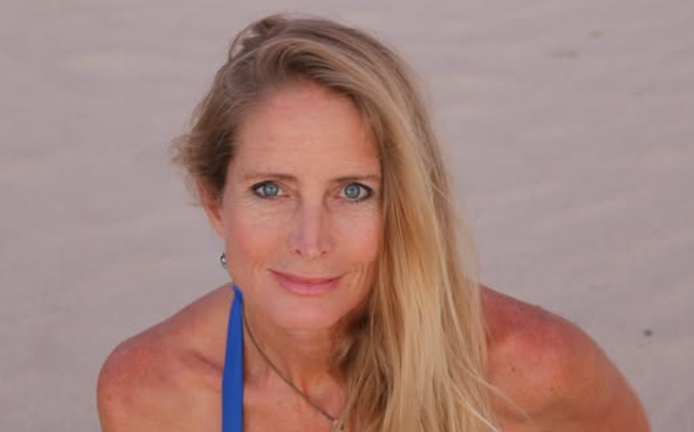 Atriz de 'Friends' explica como virou curandeira após abandonar Hollywood