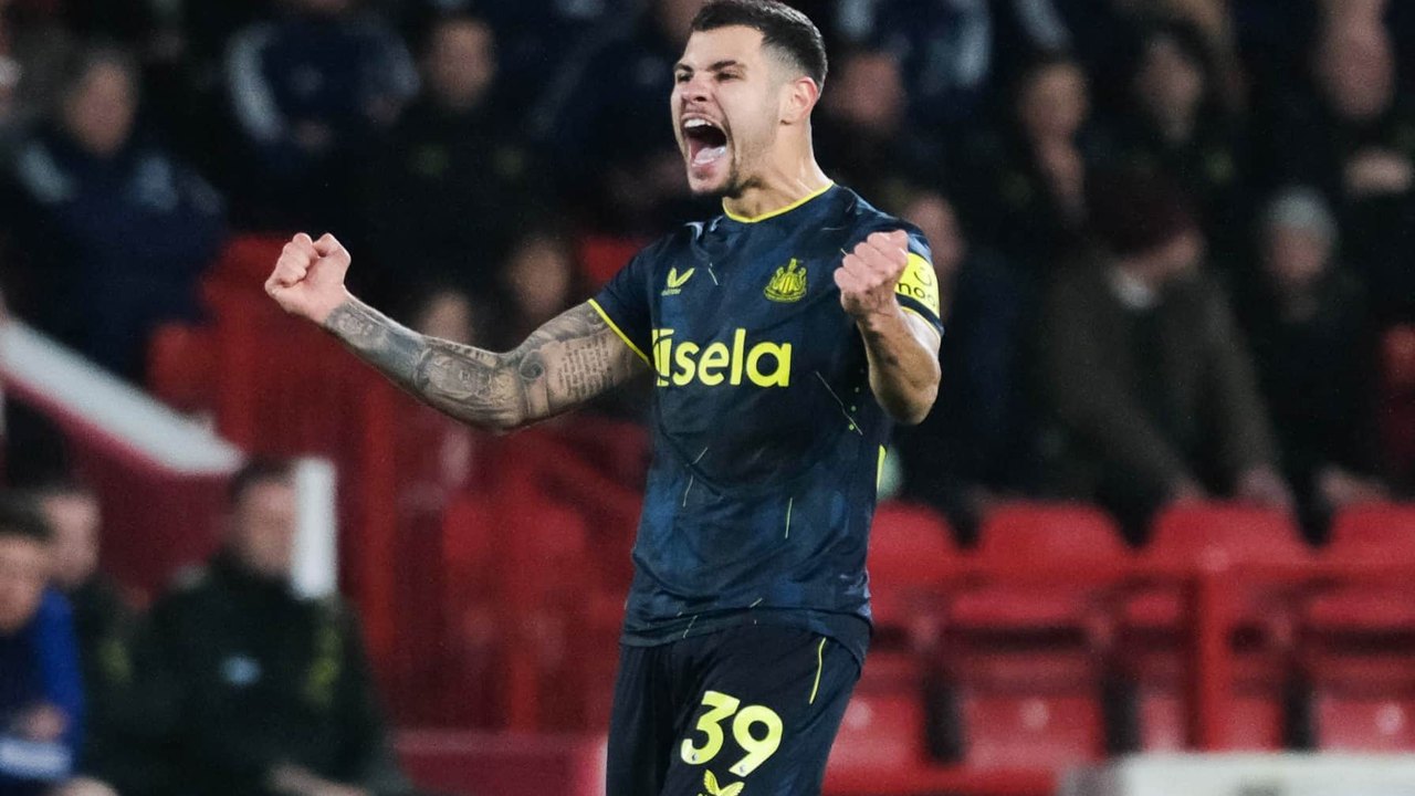 Newcastle vence o Nottingham Forest com dois gols do brasileiro Bruno Guimarães no Inglês