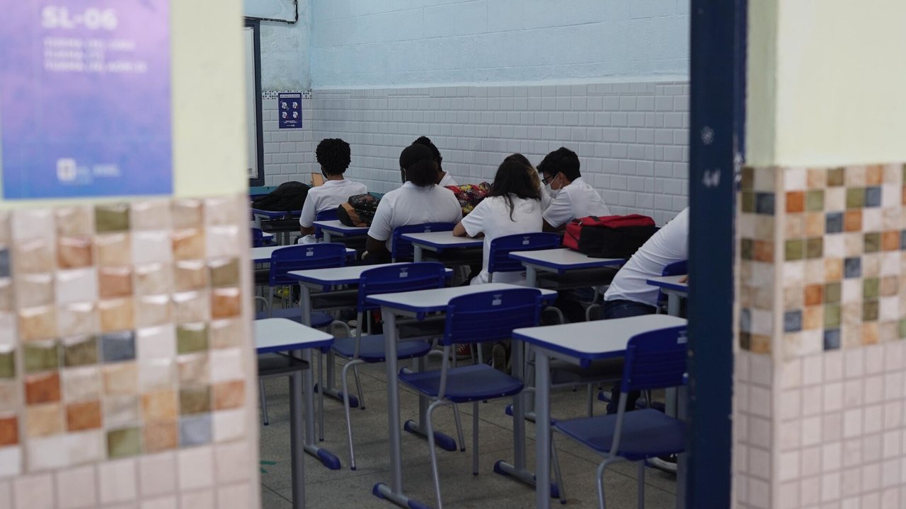 Governo federal anuncia bolsa de R$ 1.050 para estimular formação de novos professores