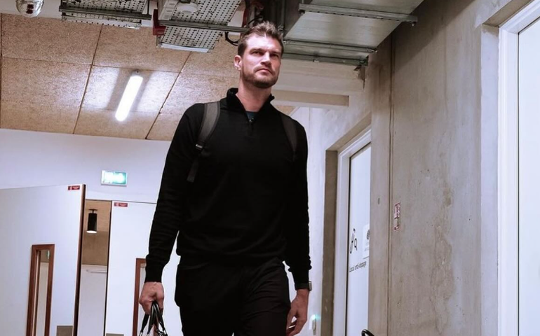 Splitter estreia com vitória como técnico dos Blazers; Doncic lidera Lakers com 49 pontos