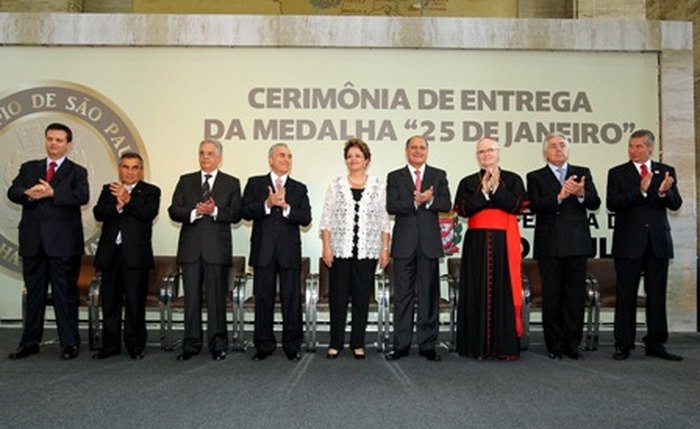 Dilma é homenageada em evento com Kassab, Alckmin e FHC