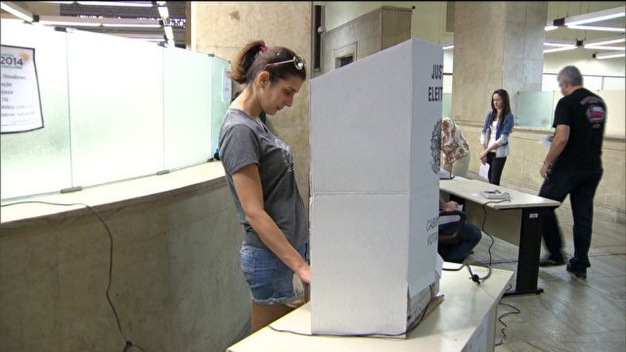 Eleitores voltam às urnas para definir presidente e 14 governadores