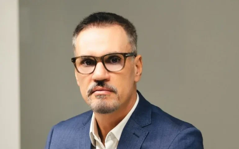 A ilusão da adoção: por que a inteligência artificial ainda não chegou de verdade aos times financeiros