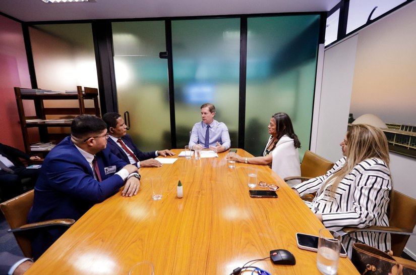 Em reunião com Tia Júlia deputado Marx Beltrão reforça compromisso com Palmeira