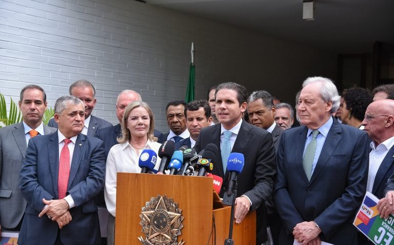 Ministros entregam a Motta o texto da PEC da Segurança Pública