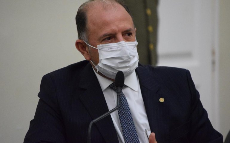 Antonio Albuquerque defende funcionamento de igrejas e templos durante a quarentena