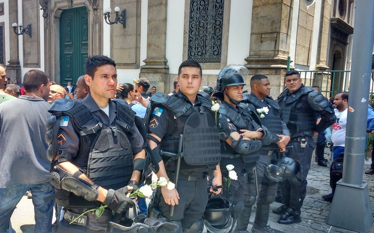 'Ilegal': Defensoria da União condena retorno da  com 'gratificação faroeste' no RJ