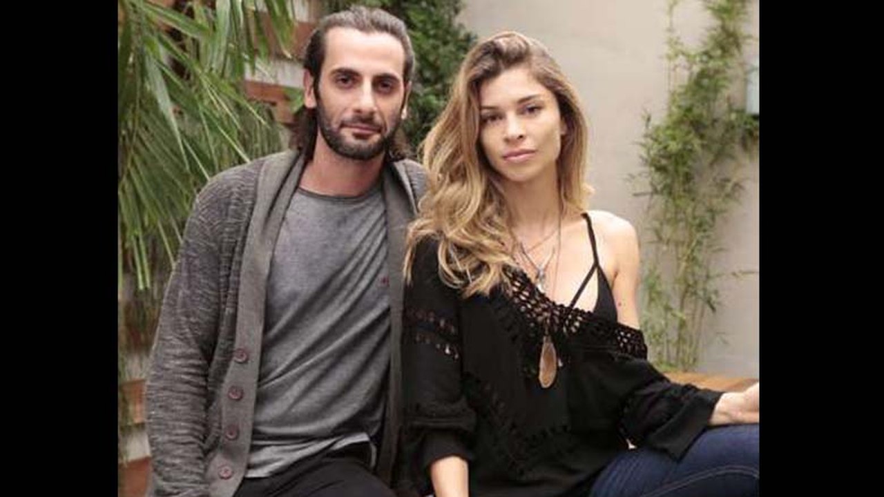 Flávio Tolezani fala sobre as cenas quentes com a atriz: ‘Não faz diferença para mim se é com Grazi ou com outra’
