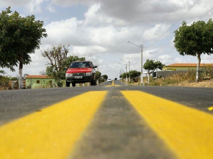 Governador garante obras viárias para Sertão e Agreste alagoanos