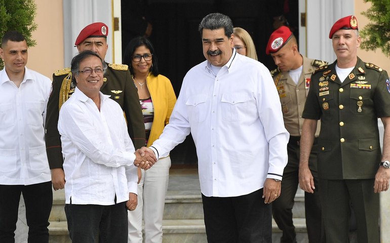 EUA e a 'guerra às drogas': estratégia de interferência na soberania de Colômbia e Venezuela?