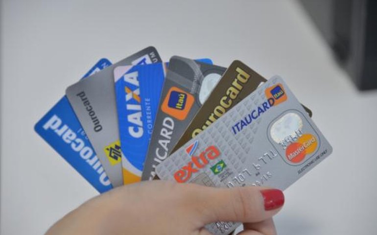 Senacon investigará 23 bancos por possível fraude em cartão de crédito consignado