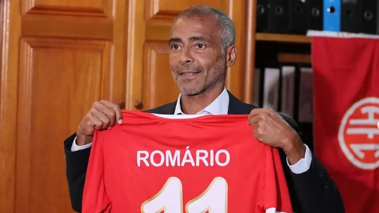 Senador Romário é confirmado como novo presidente do América-RJ