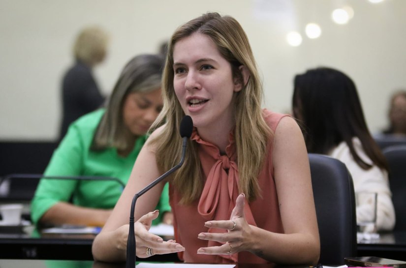 Deputada Cibele Moura cobra aplicação de lei por parte dos planos de saúde