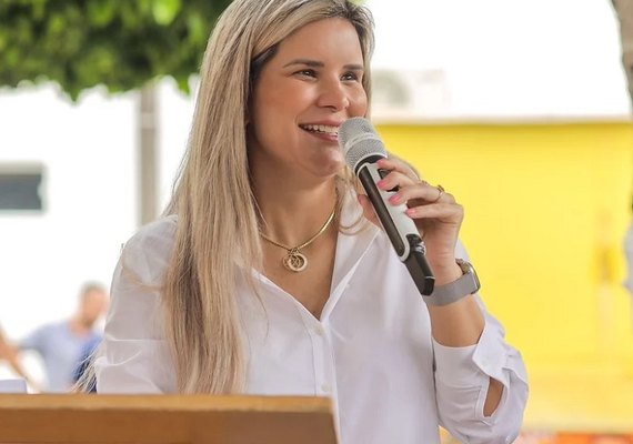 Atalaia conquista 100 novas casas e anuncia mais investimentos em moradia: “O trabalho só vai continuar”, afirma prefeita Ceci