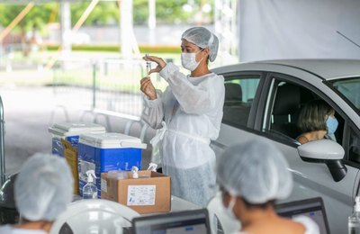 Maceió antecipa vacinação de pessoas com 48 anos para hoje