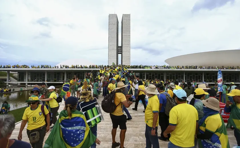 AGU começa a contratar advogados estrangeiros para extraditar foragidos do 8/1