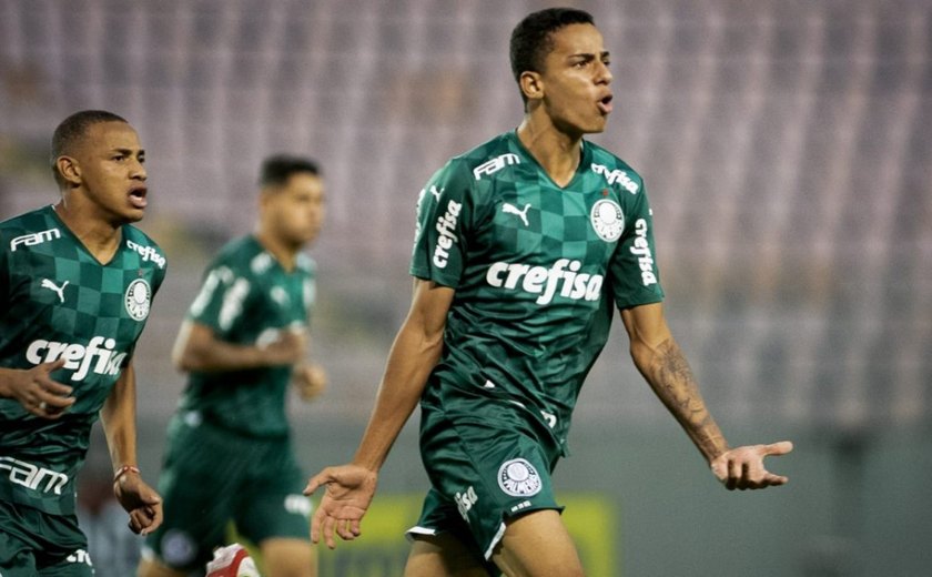 Palmeiras bate São Paulo e vai à final da Copinha; torcedor invade campo com faca