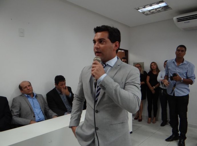 Laje: prefeito decreta ponto facultativo na véspera do São João e paga salário