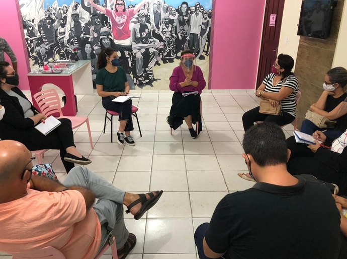 Teca Nelma se reúne com professores da Reserva Técnica que aguardam convocação