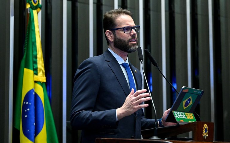 Seif apresenta dossiê sobre decisões do Judiciário e pede criação de 'CPMI da toga'