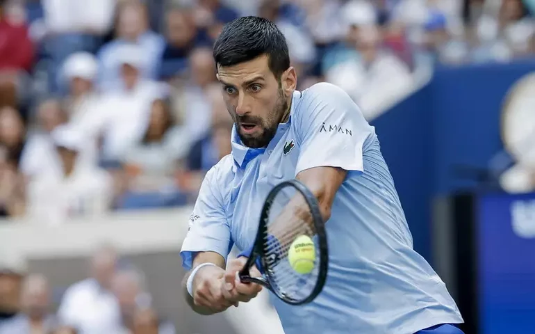 Djokovic deixa Sérvia após ser chamado de 'traidor' pelo governo