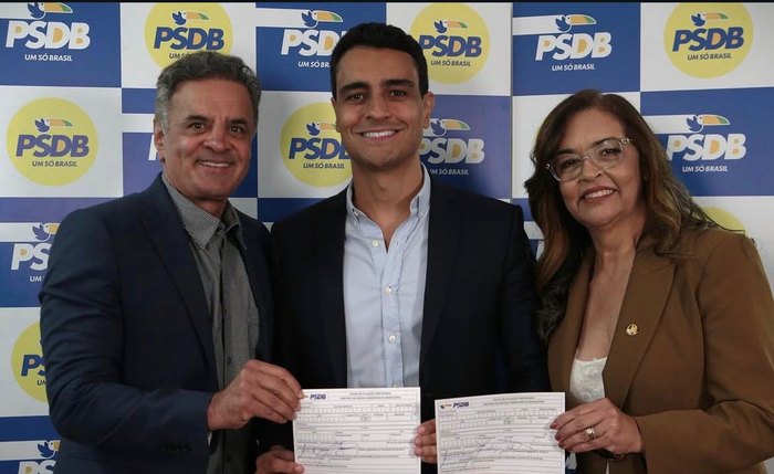 Aécio Neves, JHC e a mãe, senadora Eudócia Caldas: todos tucanos agora