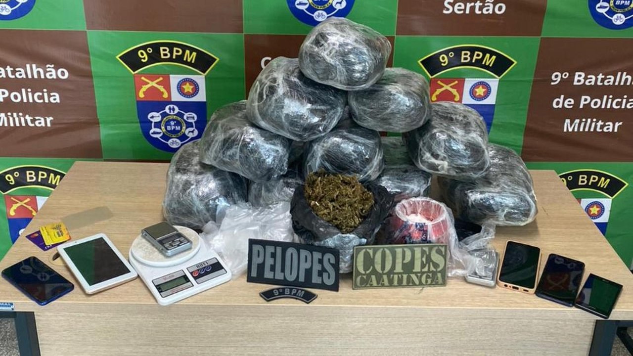 Em uma semana, PM retira das ruas quase 19 quilos de drogas e 12 armas de fogo