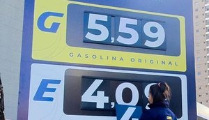 Preço do diesel recua R$ 1,39 e gasolina sobe R$ 0,63 nos postos