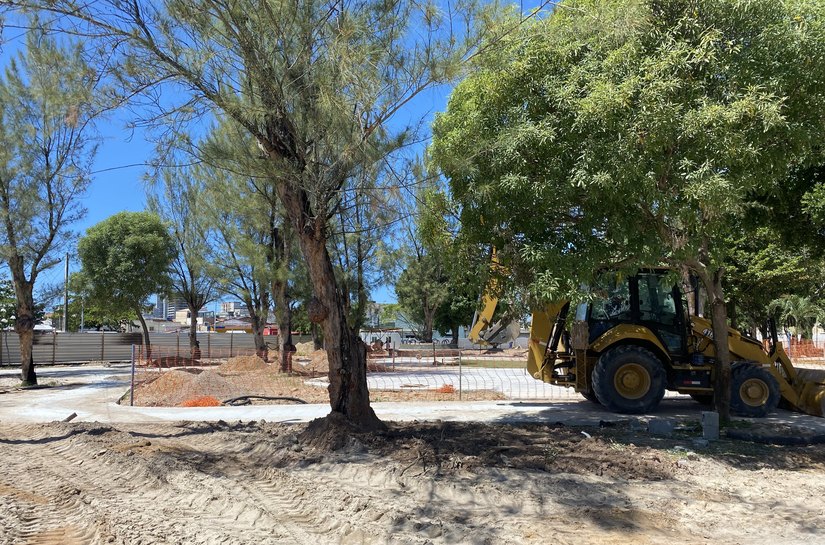 Obras de revitalização da Praça da Faculdade avançam e chegam a 70% de execução