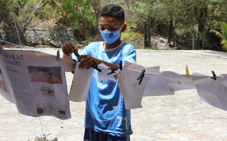 Sesc realiza ação com crianças do Jogando e Aprendendo a Viver sobre o Aedes aegypti