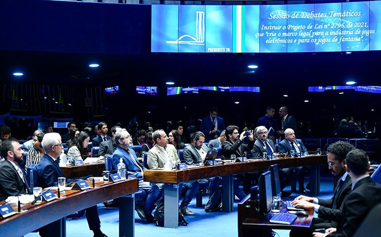 Debatedores divergem sobre 'fantasy games' no marco dos jogos eletrônicos