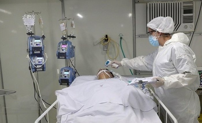 Paciente hospitalizado com covid-19