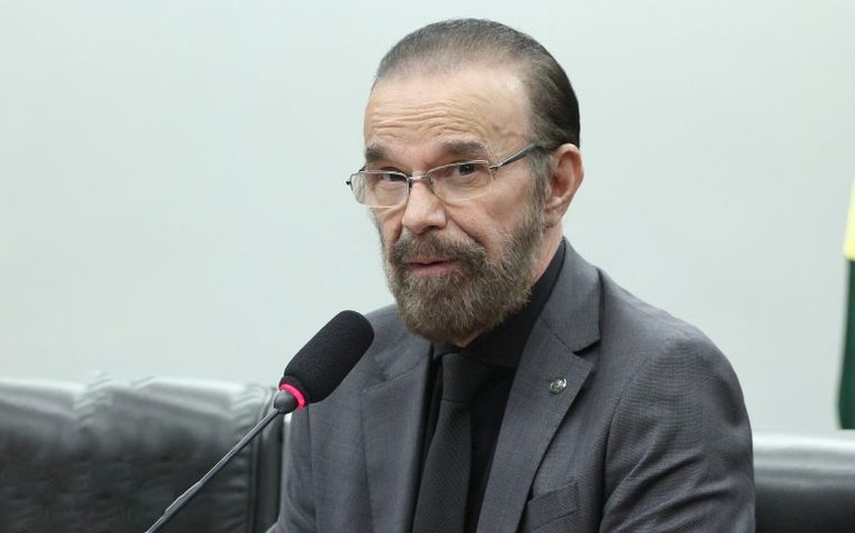 Projeto autoriza reposição de profissionais na assistência social fora do limite de gastos com pessoal